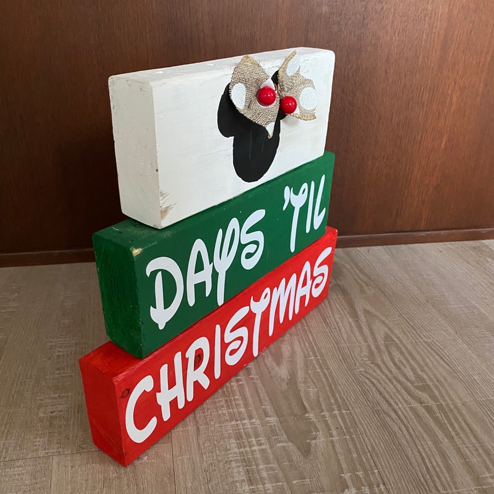 Minnie Mouse Christmas Countdown